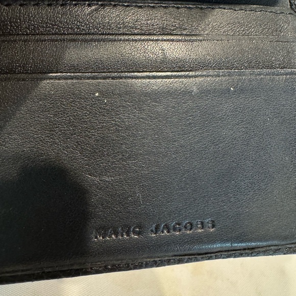 Authentic Marc Jacob’s small snap zippy wallet. - Picture 5 of 10
